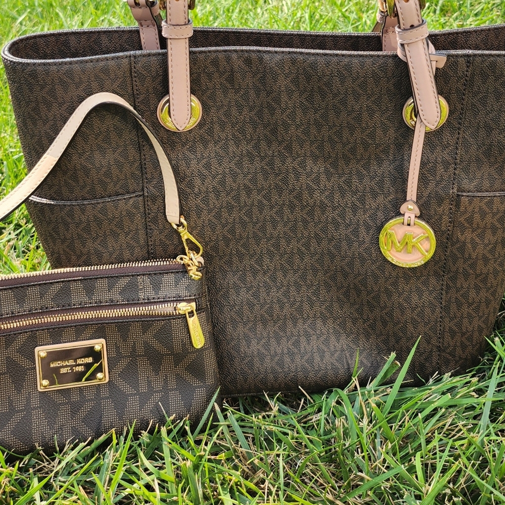 Michael Kors handbag and wristlet wallet set